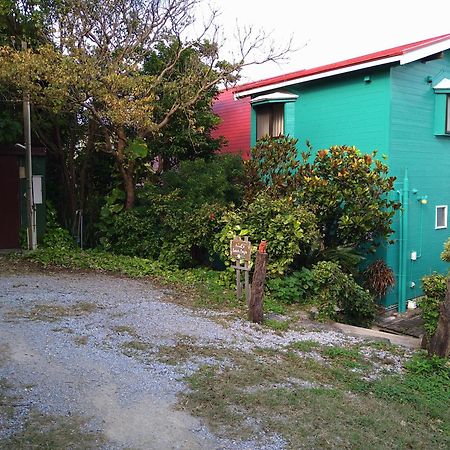 Private Beach House Motobu Exterior foto