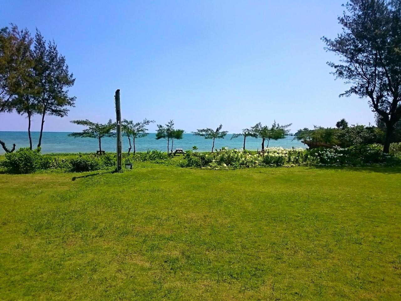 Private Beach House Motobu Exterior foto